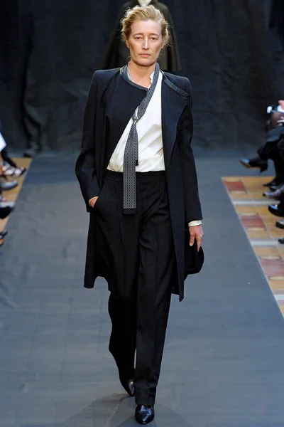 Look 19